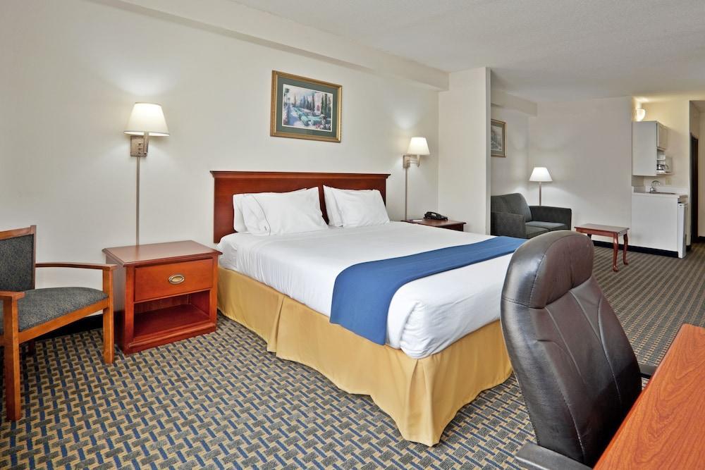 Holiday Inn Express & Suites Wilson-Downtown By Ihg Exterior foto