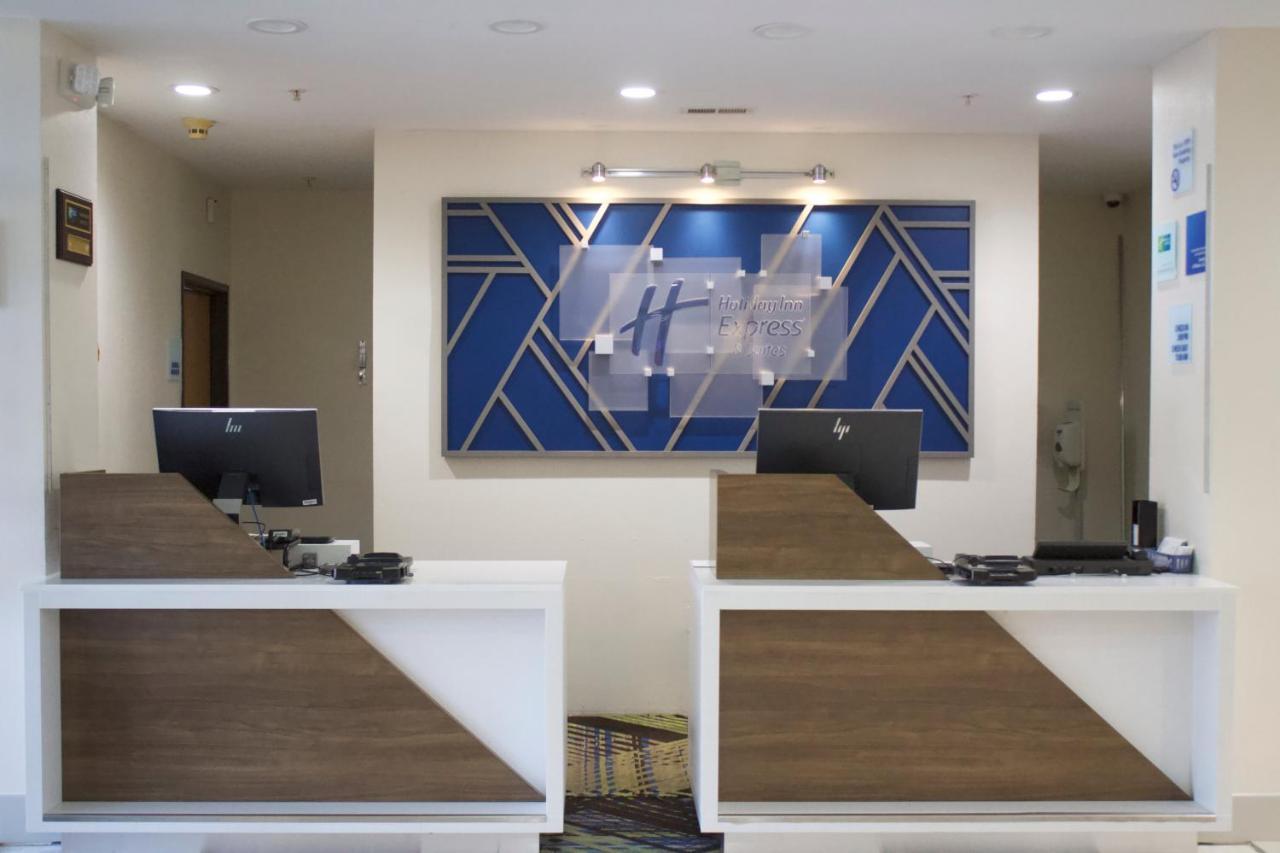 Holiday Inn Express & Suites Wilson-Downtown By Ihg Exterior foto