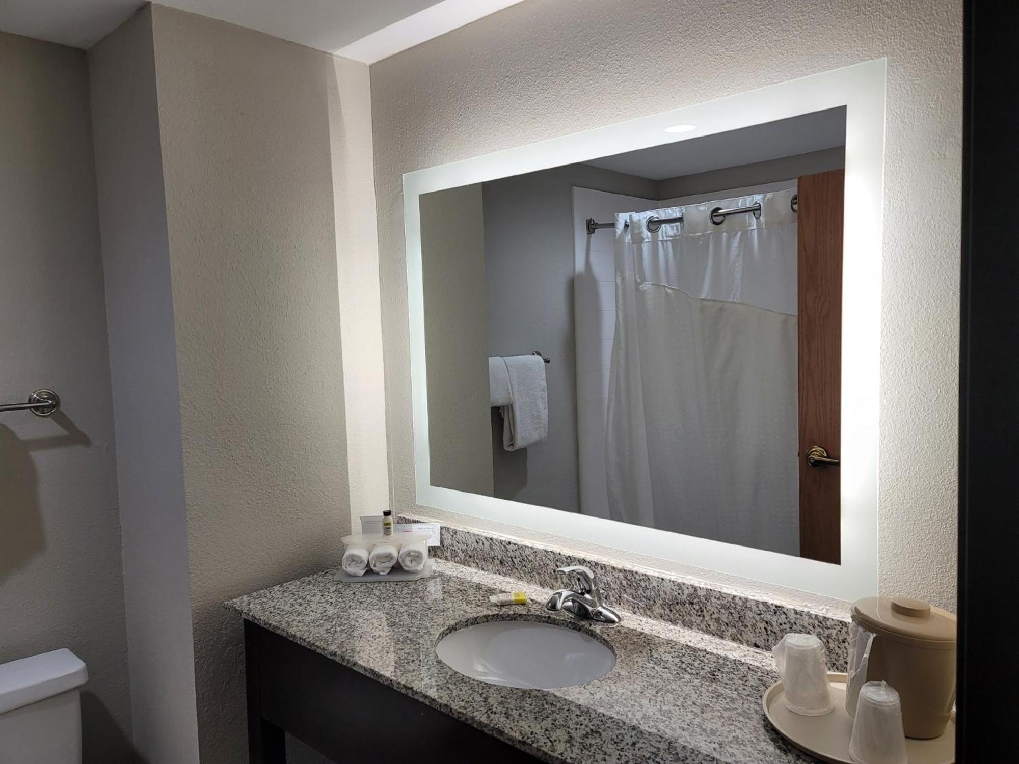 Holiday Inn Express & Suites Wilson-Downtown By Ihg Exterior foto
