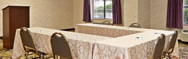 Holiday Inn Express & Suites Wilson-Downtown By Ihg Exterior foto